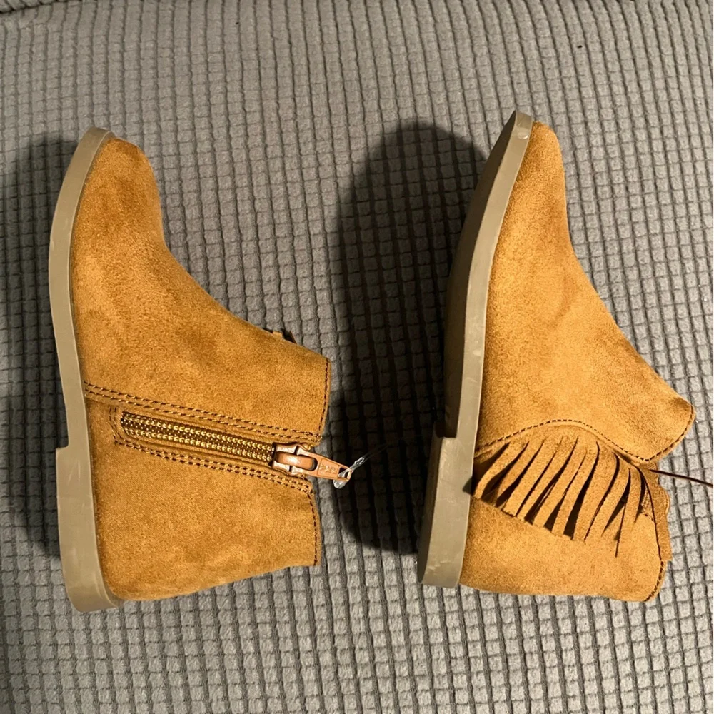 NewOld navy Tan Suede‎ Fringe Ankle Boots